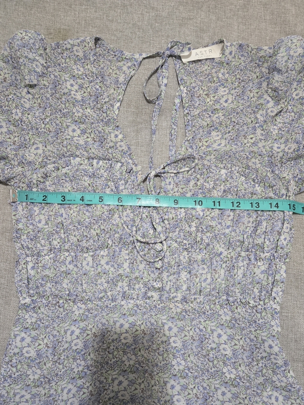 ASTR the Label Floral Mini Dress Light Blue Long Sleeve Cutout Smocked Back S - Picture 9 of 12